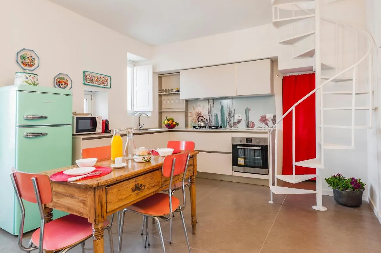 Apartment 2 Soru Ortigia Holiday Home - Romantico Bilocale Syracuse Italy